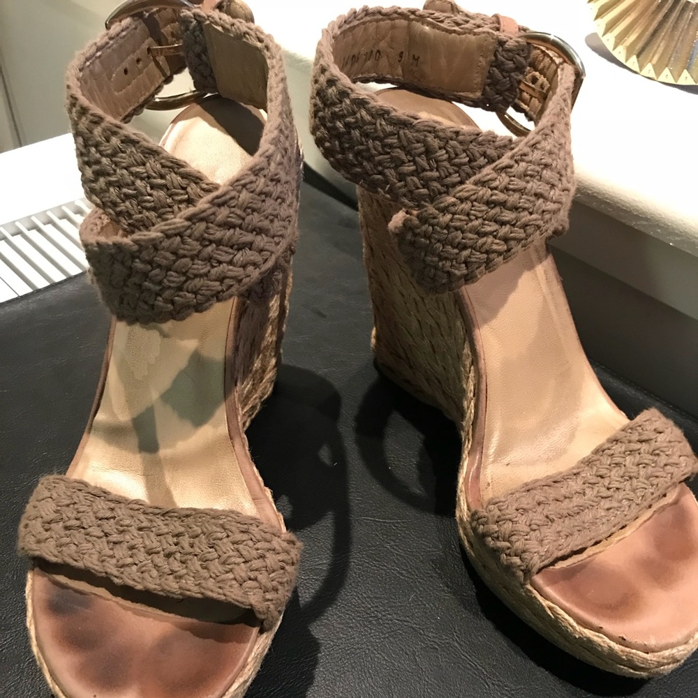Stuart Weitzman Olive Alex Crochet Wedge Sandal 9